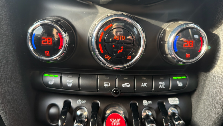 MINI Hatchback 1.5 Cooper Classic 3dr Auto Petrol Hatchback